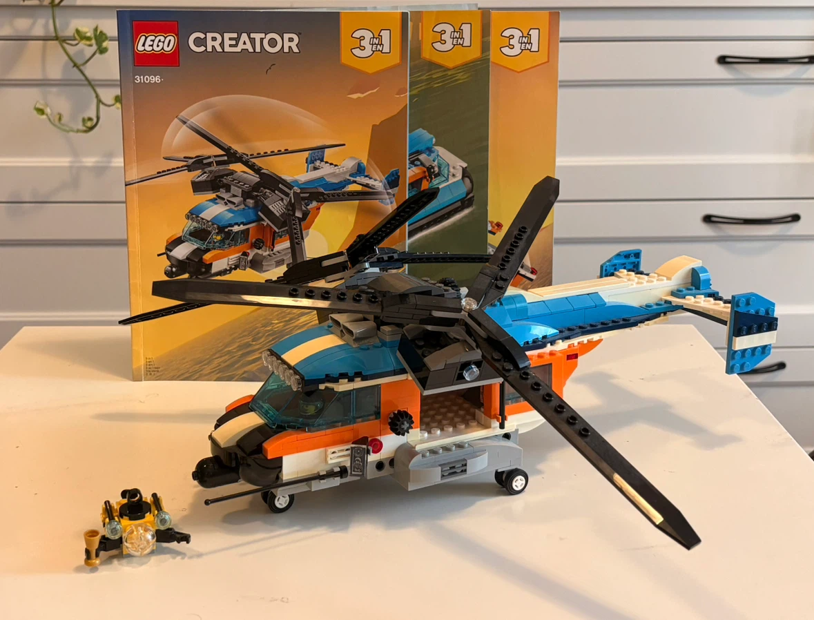 LEGO Creator Twin Rotor Helicopter 31096