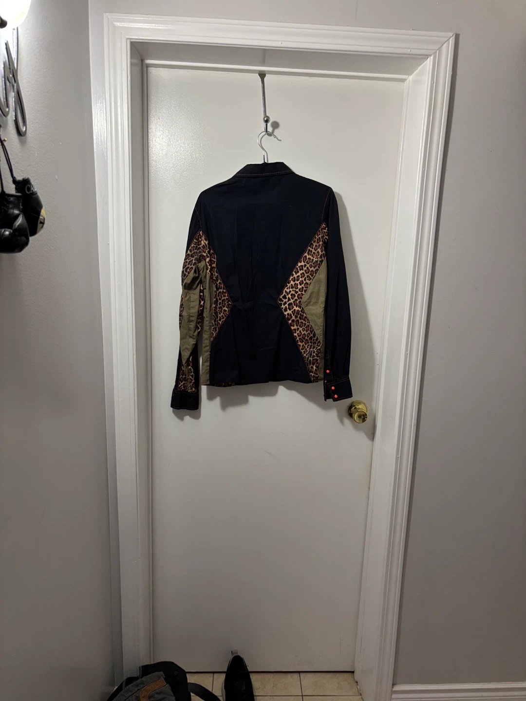 Cruel black shirt with leopard print detail - photo 3