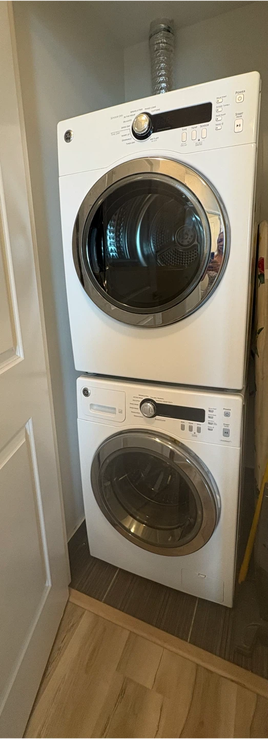 1 bedroom for rent in World on Yonge (Yonge & Steeles) - photo 5