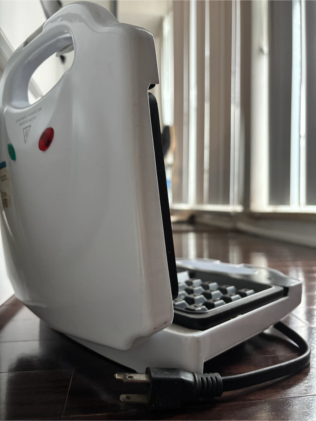 White Electric Waffle Maker - photo 2