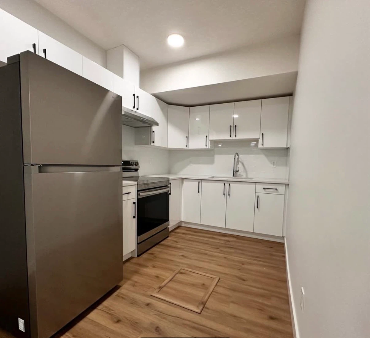 Townhouse basement for rent - photo 3