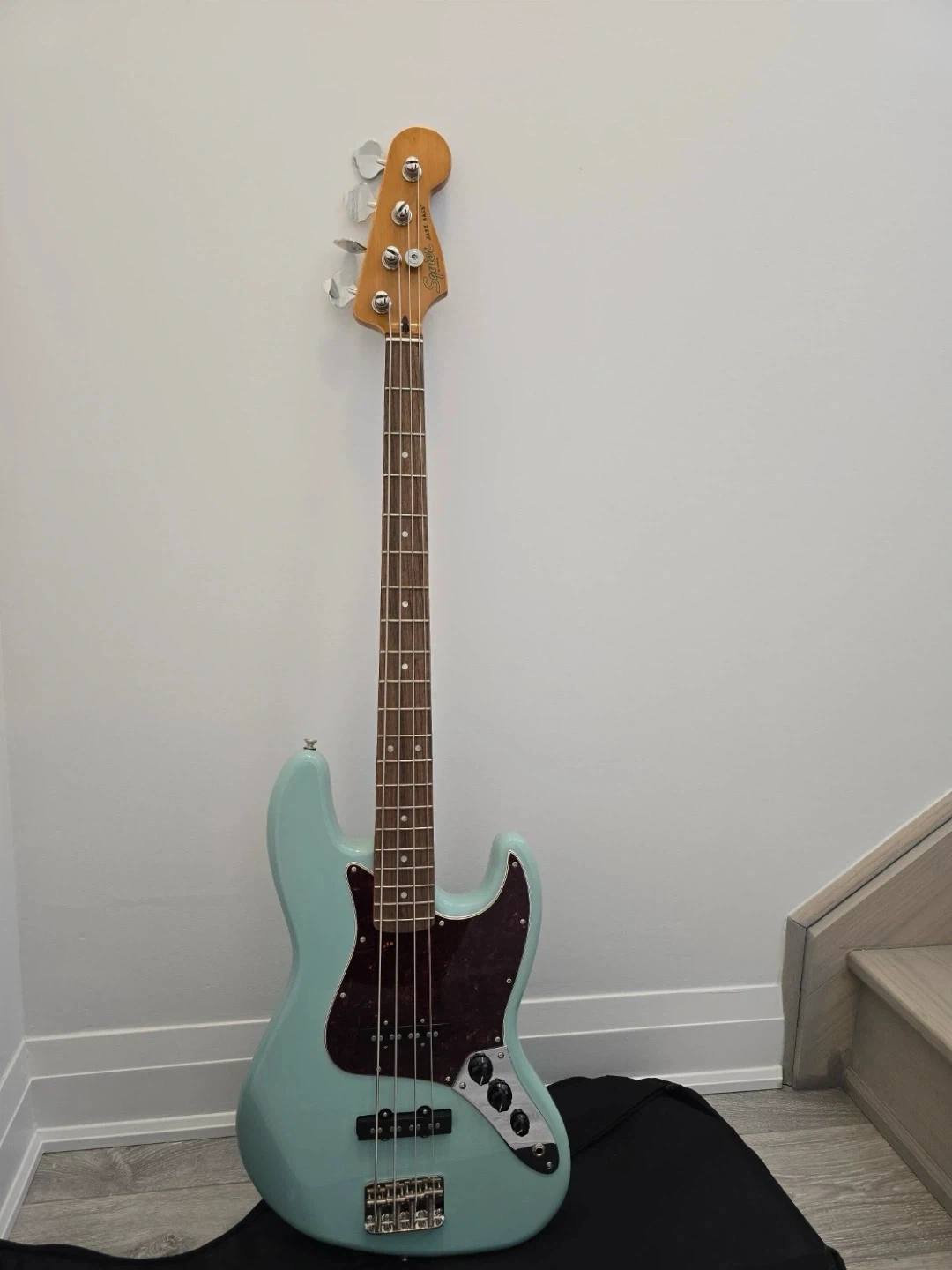 Squier by Fender Jazz Bass - Surf Green