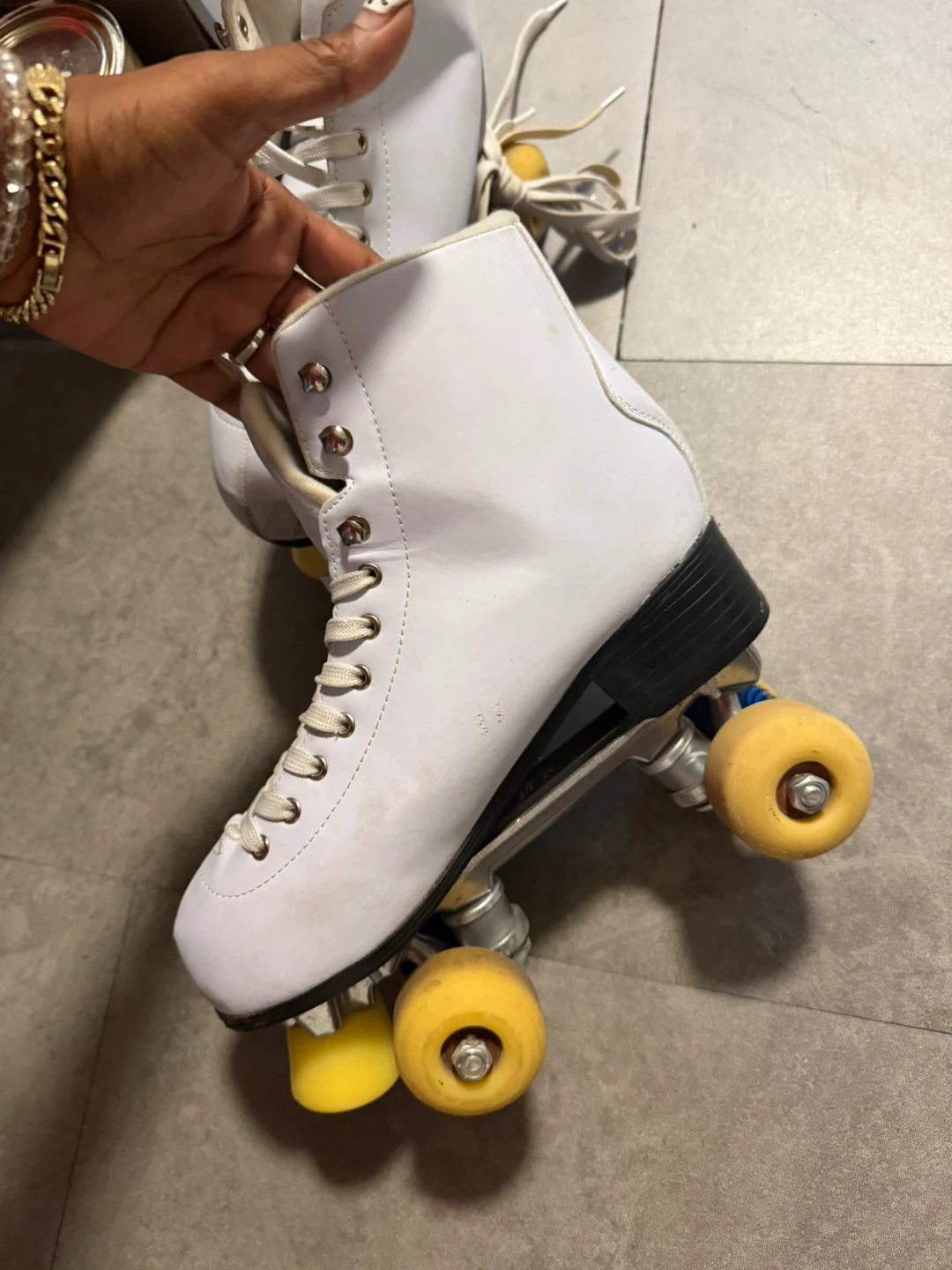 Cosmic Skates Archie-15 Roller Skates White Size 9