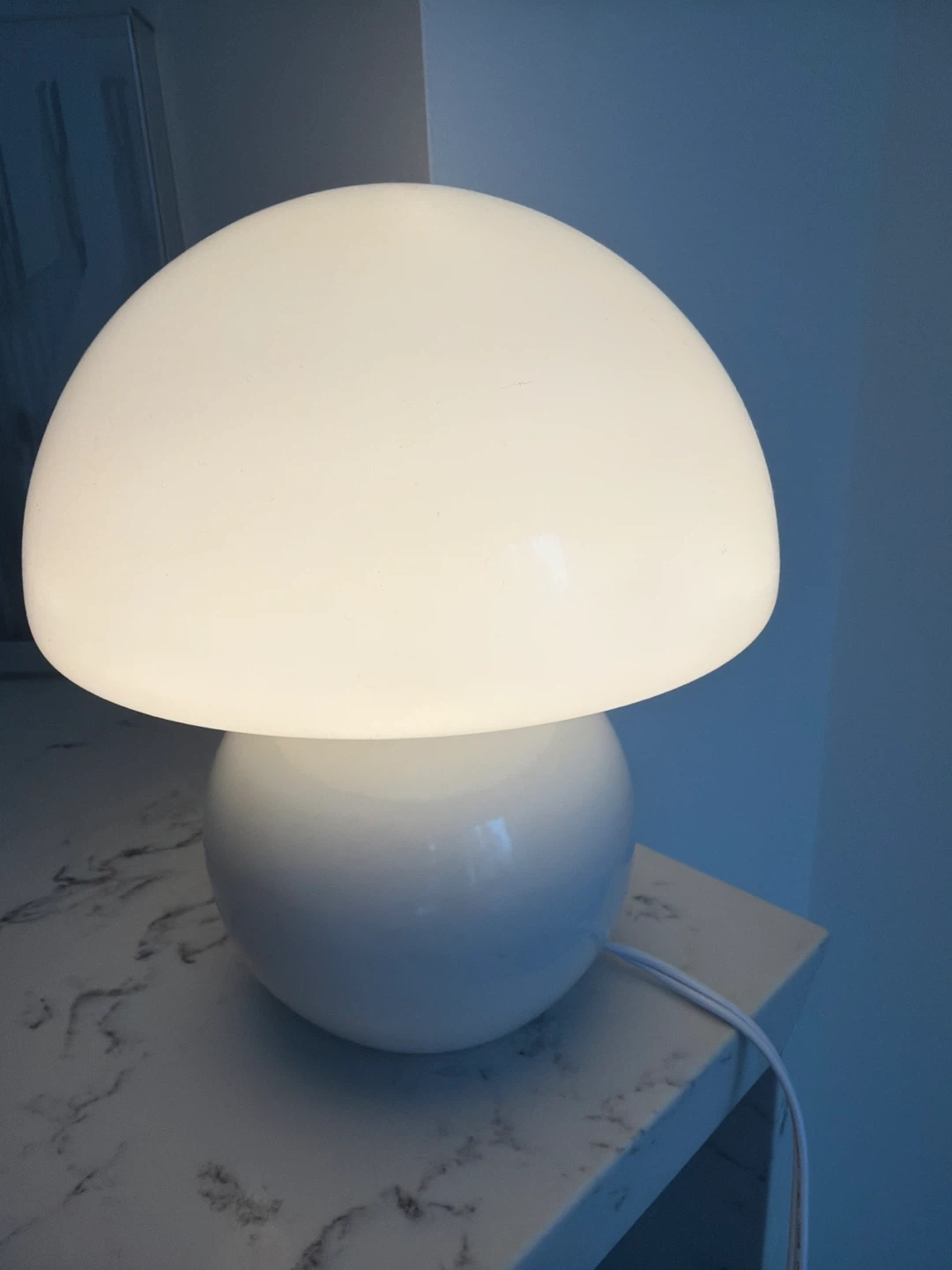 White Mushroom Table Lamp - photo 3