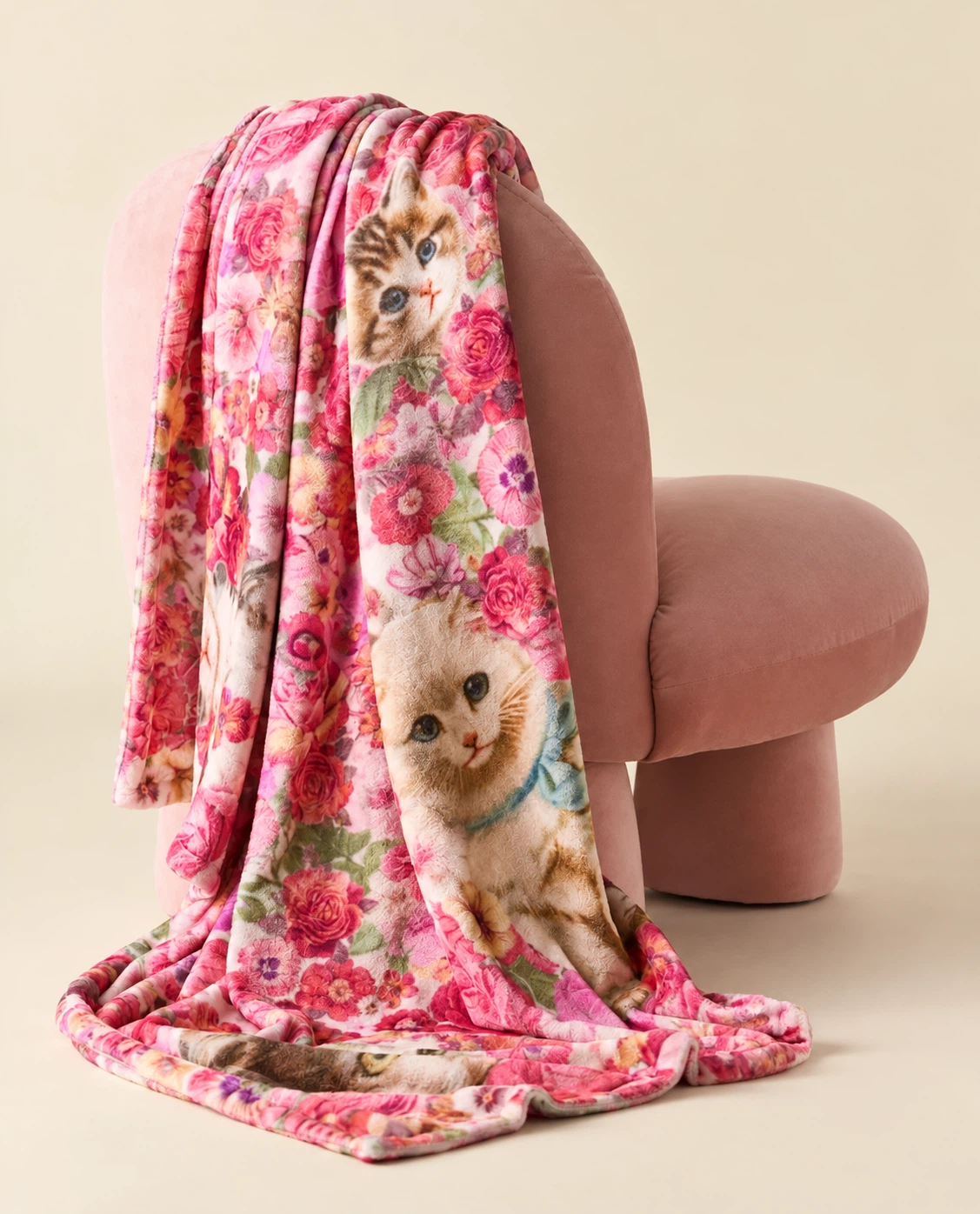 UO Cozy Logan Patterned Fleece Throw Blanket - Cat - photo 2