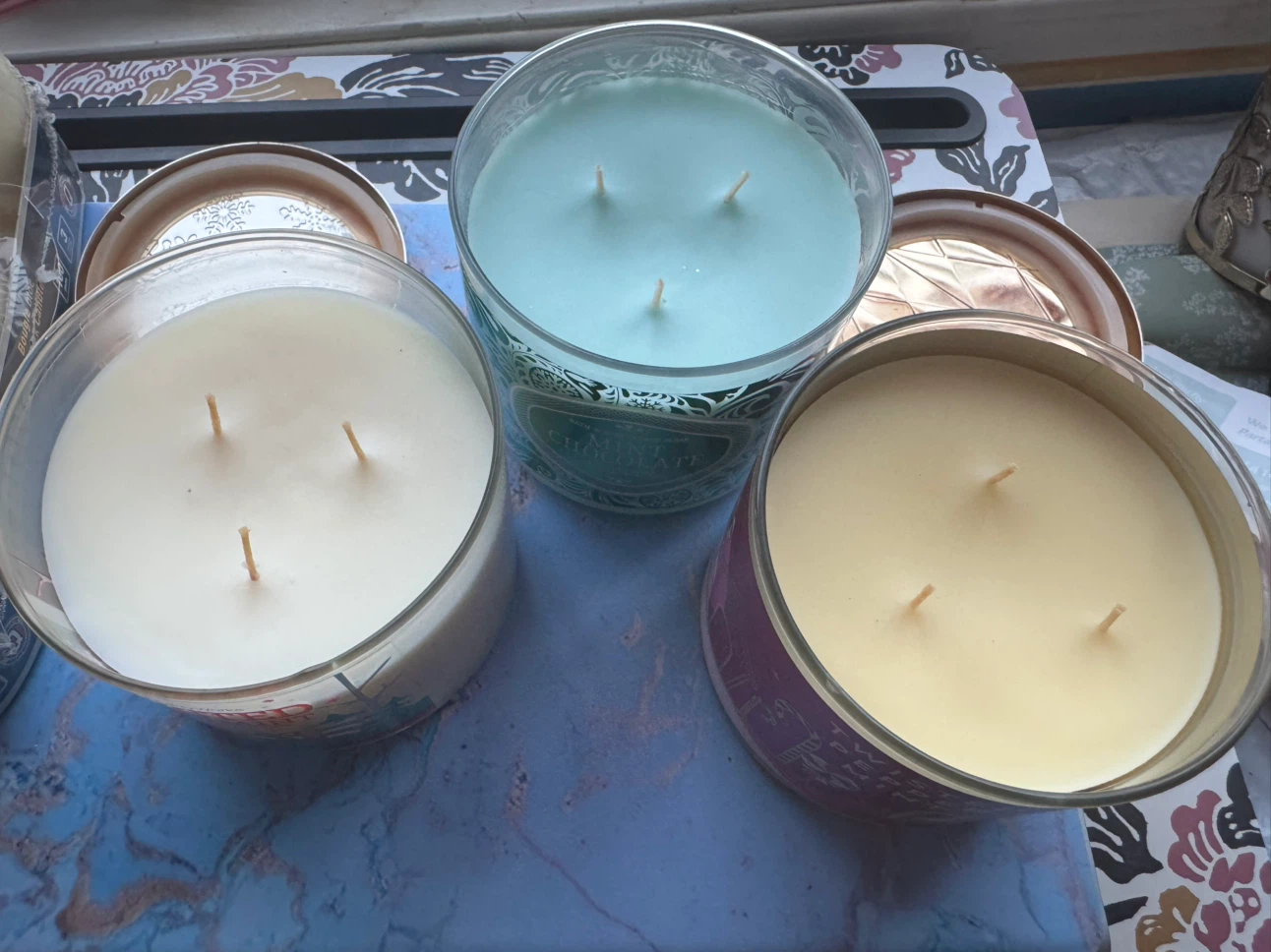 3 Bath & Body Works 3-Wick Holiday Candles - photo 2