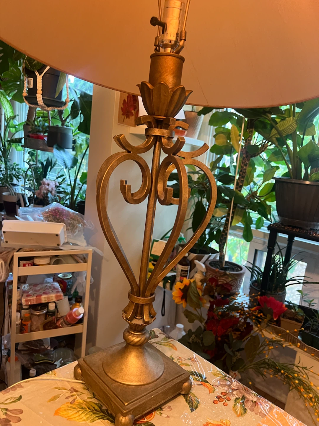 Elegant Bronze Table Lamp with Beige Shade - photo 2