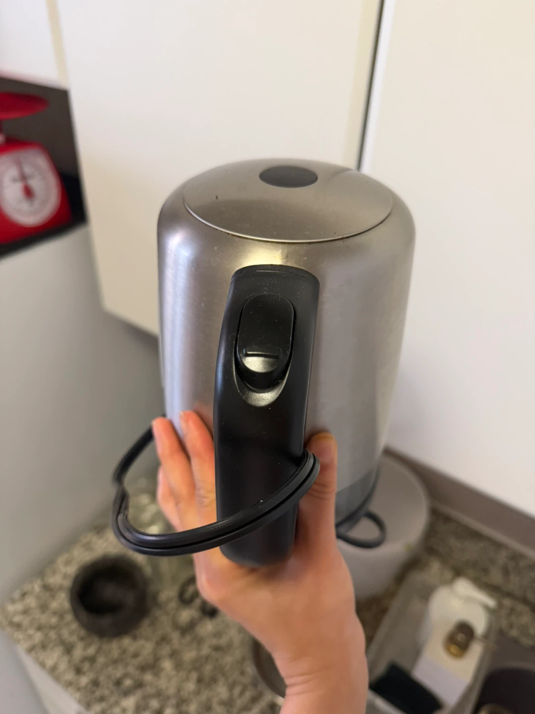 AmazonBasics 1L Electric Kettle - photo 4