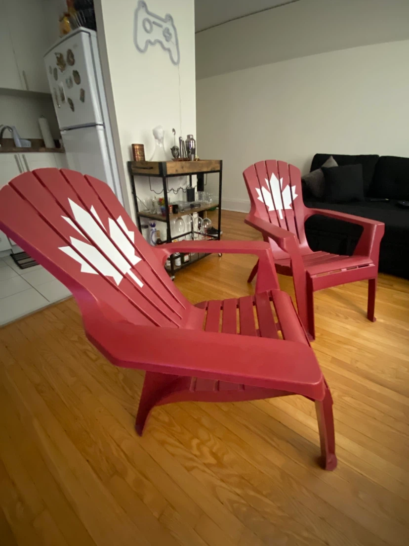 Set of 2 Red Muskoka Chairs with Maple Leaf Design - photo 2