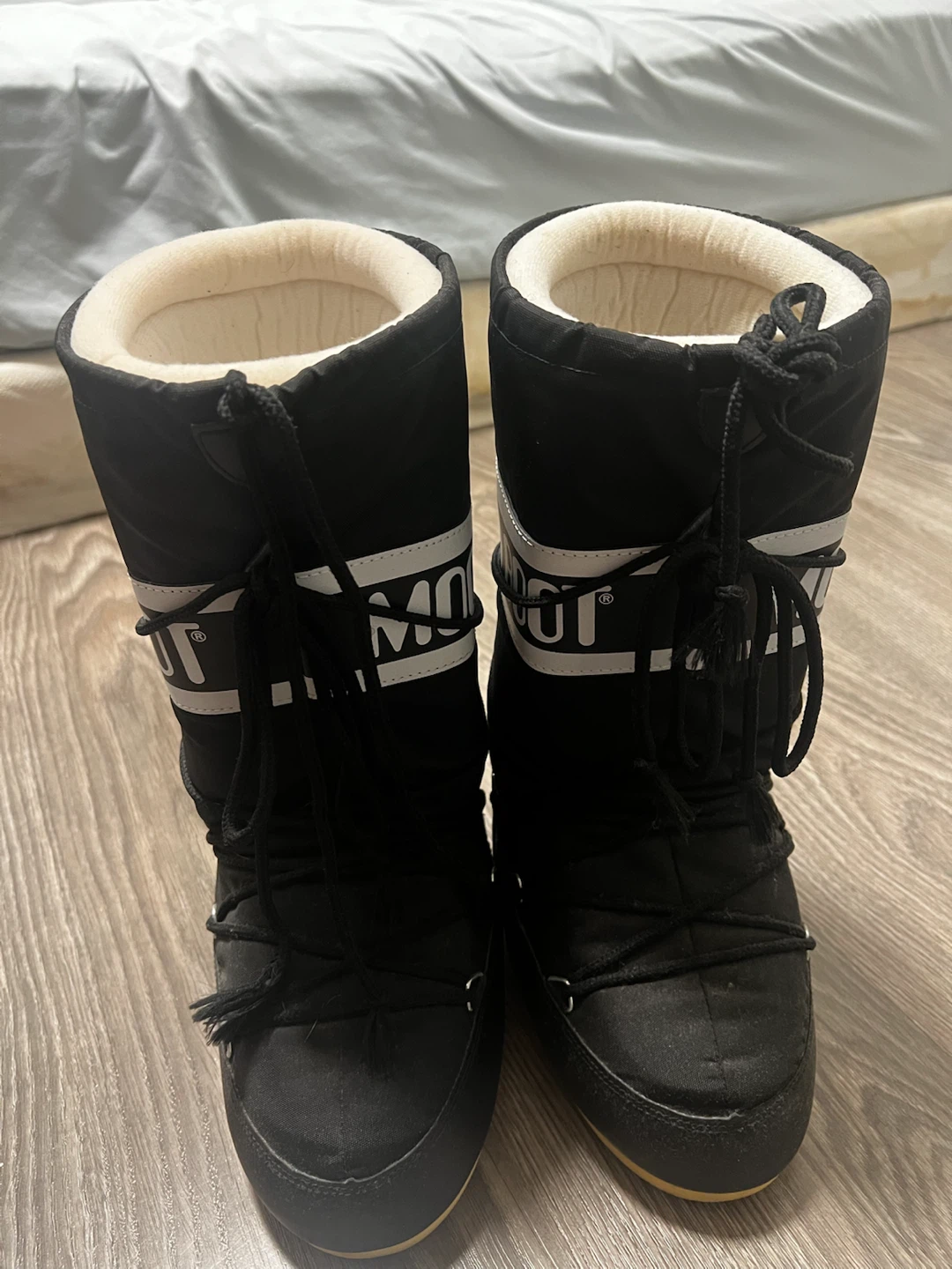 Black Moon Boot winter boots