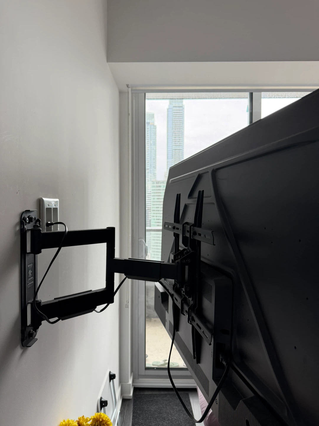 TCL Roku Smart TV - photo 4