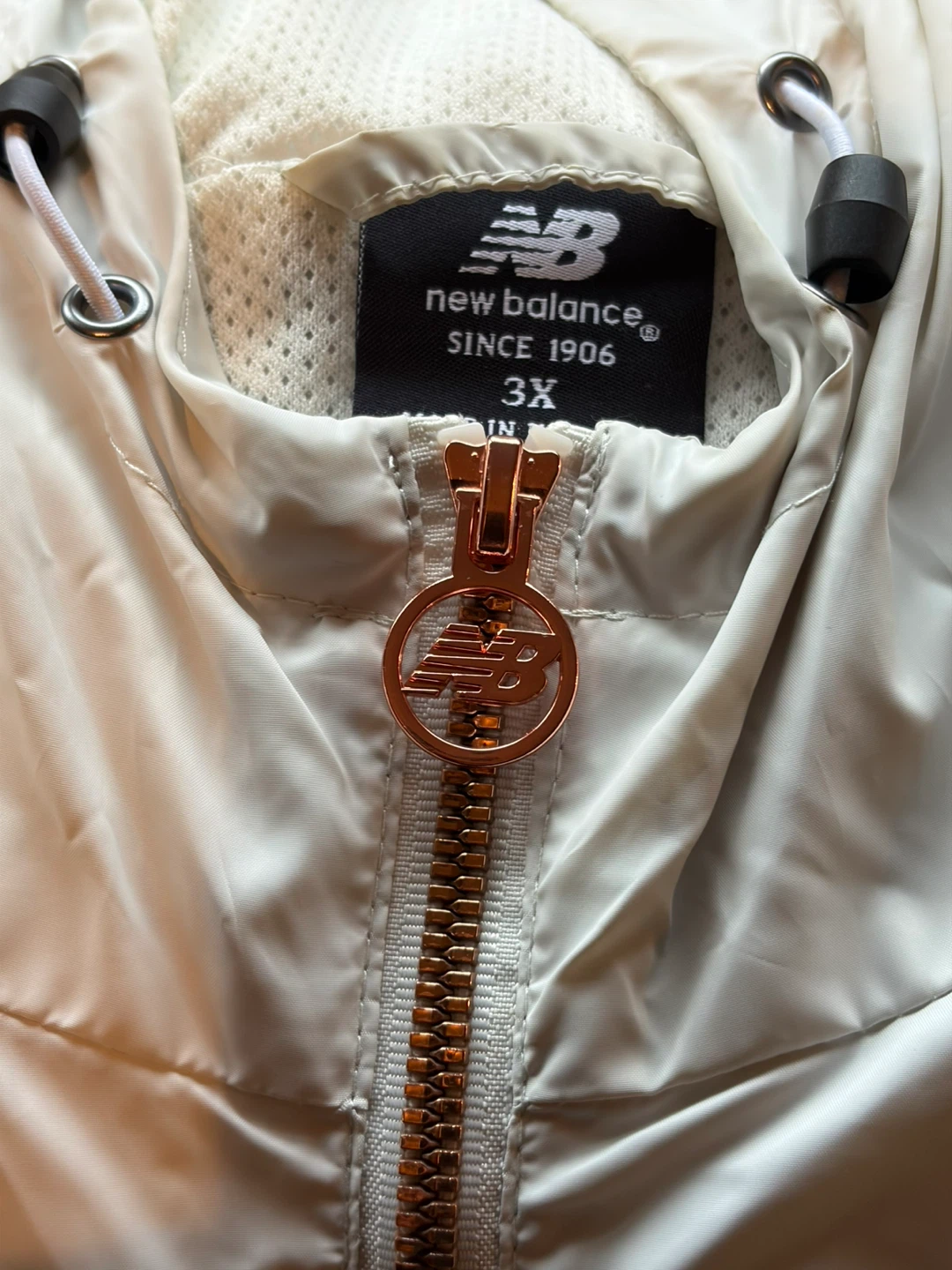New Balance 3X White Lightweight Windbreaker - photo 3