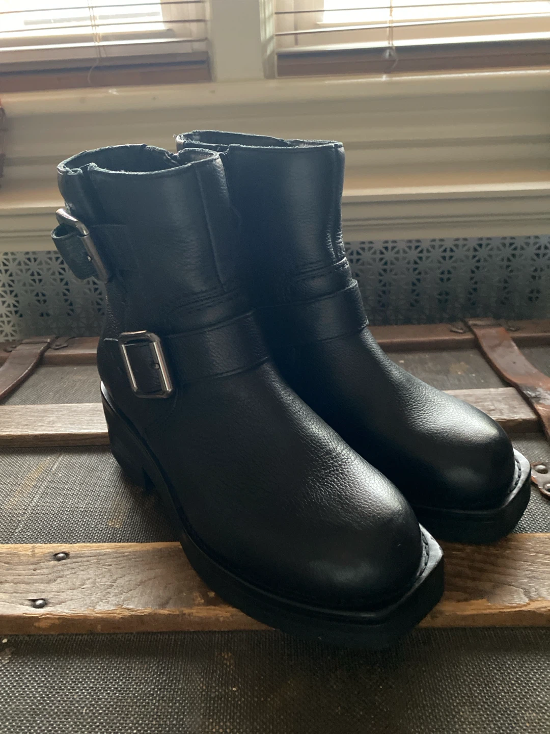 Clarks Black Leather Buckle Boots - photo 2