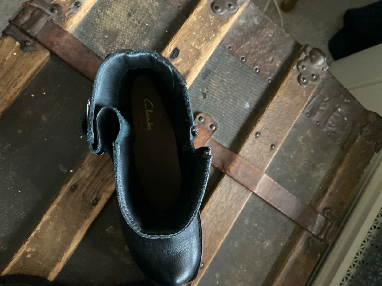 Clarks Black Leather Buckle Boots - photo 4