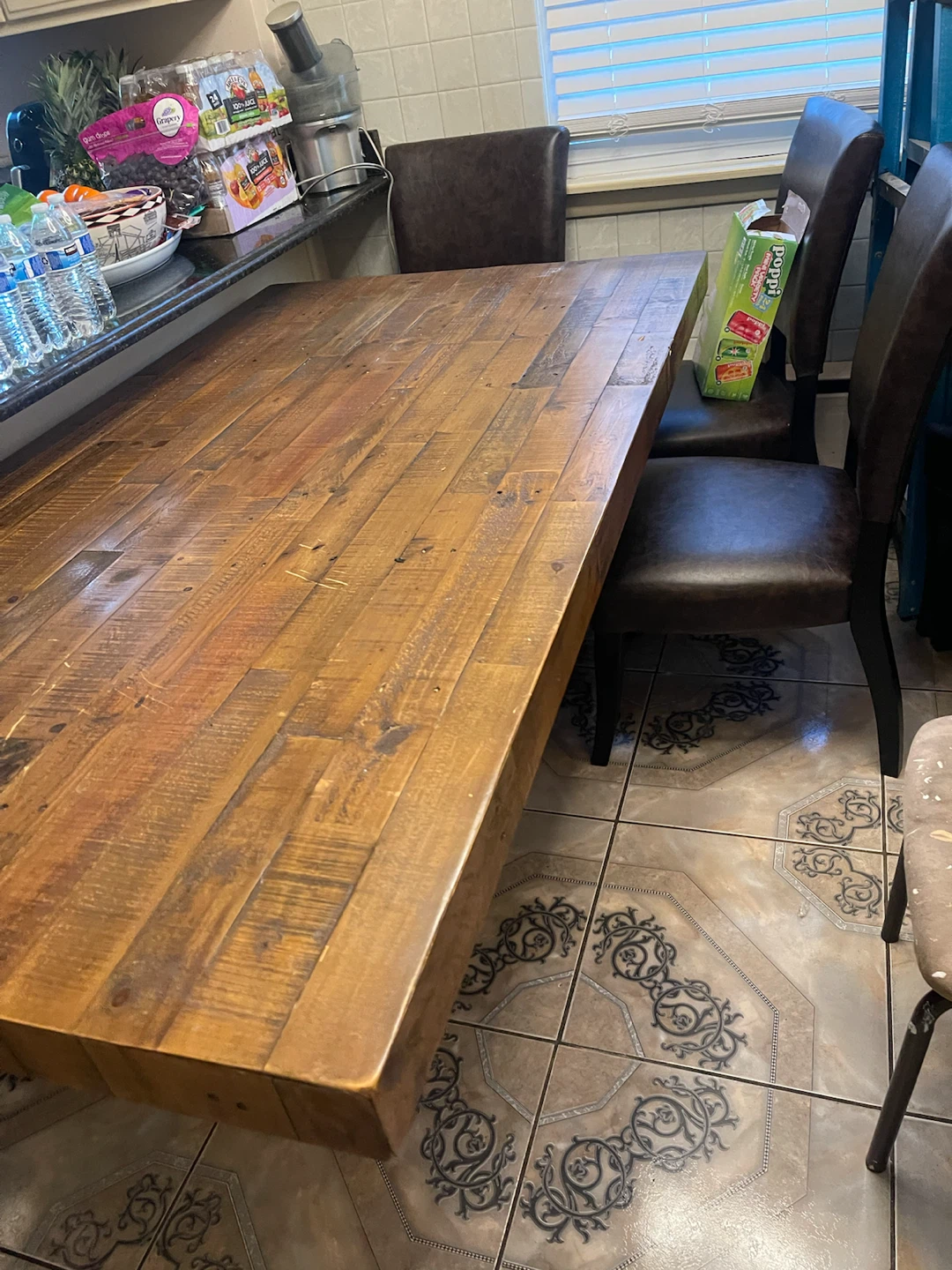 Dining room table 6 chairs