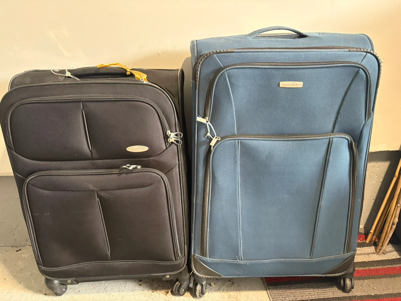 Set of two Samsonite suitcases