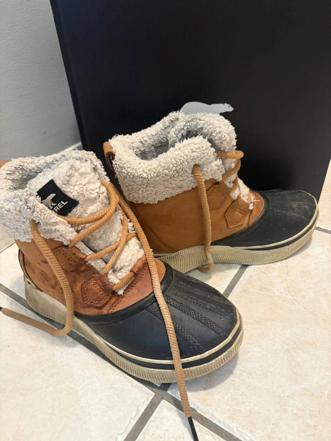 Sorel Women’s Waterproof Winter Boots – Size 8 - photo 3