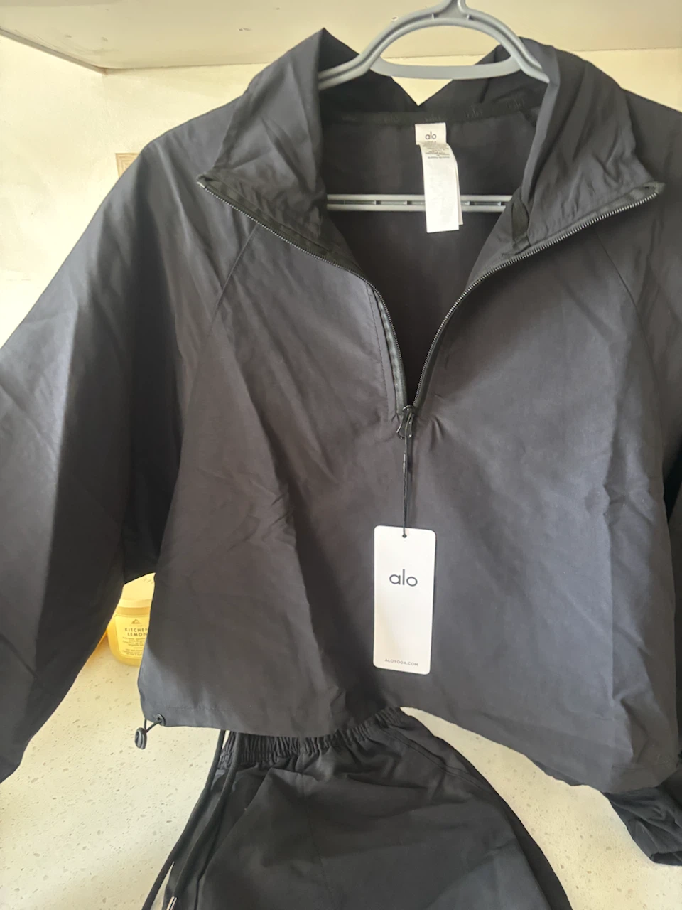 Alo Yoga Cropped 1/4 Zip Alumni Pullover