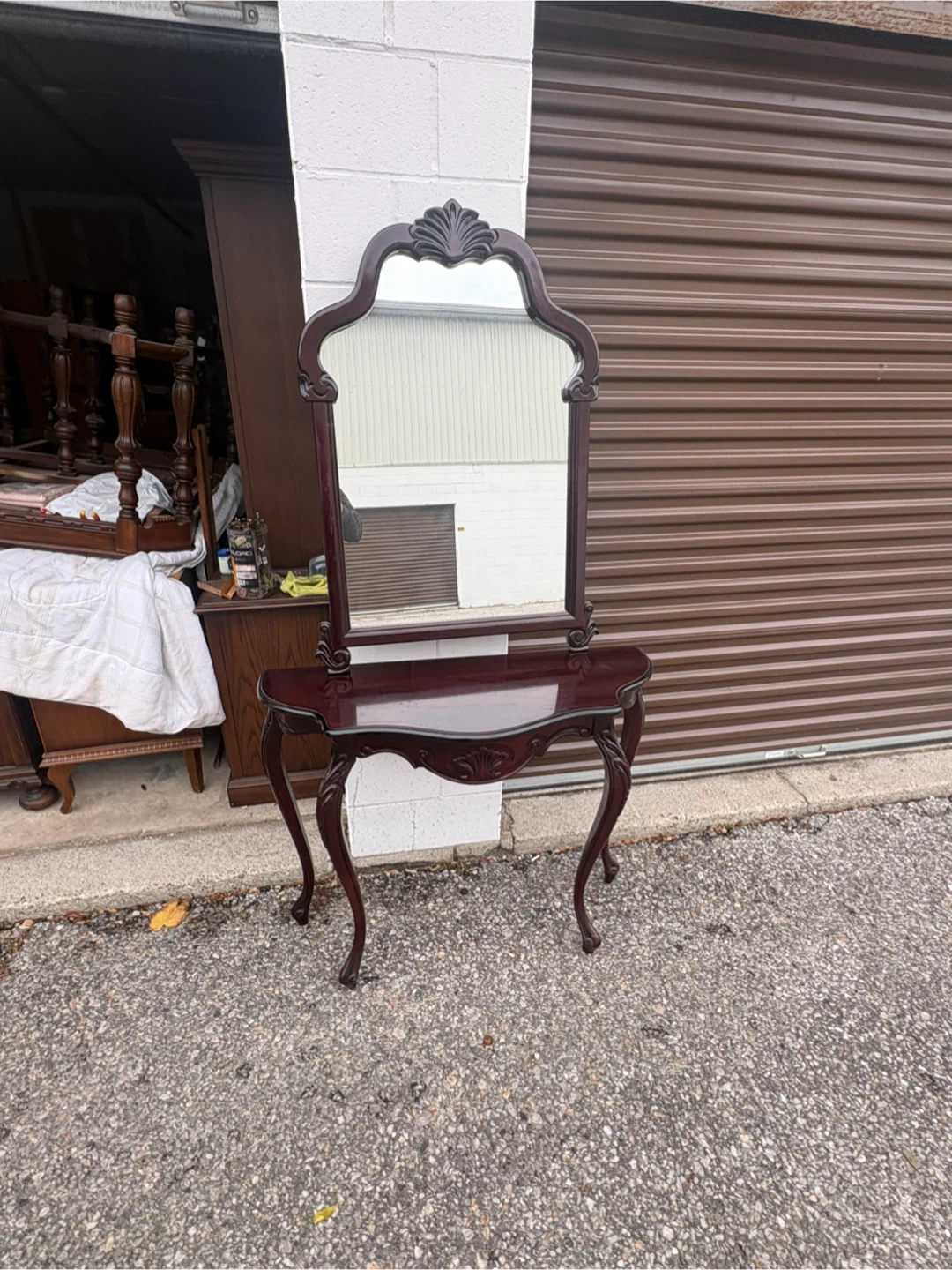 Free delivery used Vintage Style Console Table with Mirror - photo 2