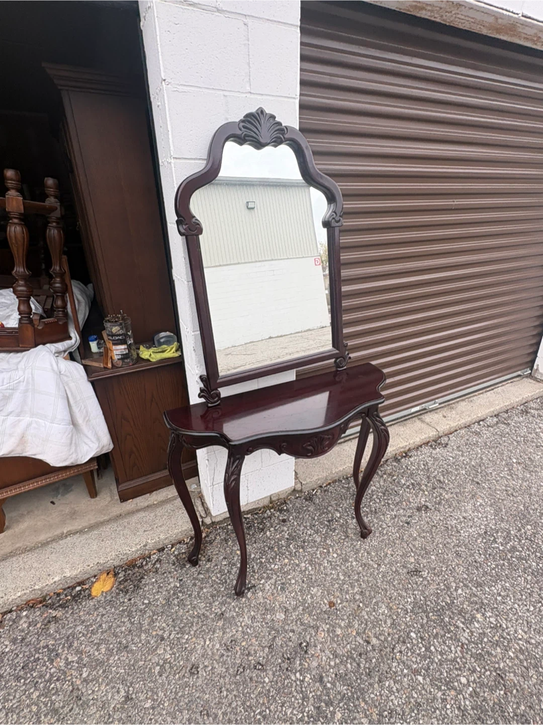 Free delivery used Vintage Style Console Table with Mirror - photo 4
