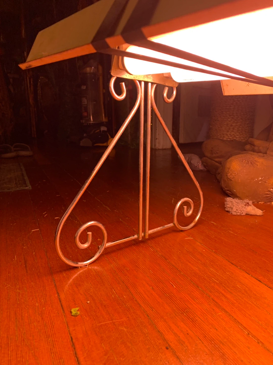 Vintage 48-Inch Fluorescent Grow Light with extra bulbs. - photo 3