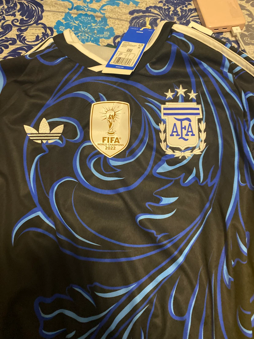 Adidas Argentina FIFA World Champions 2022 Jersey - Medium - photo 2