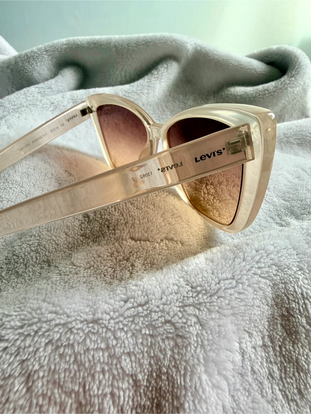 Levi's Cat-Eye Sunglasses - photo 2