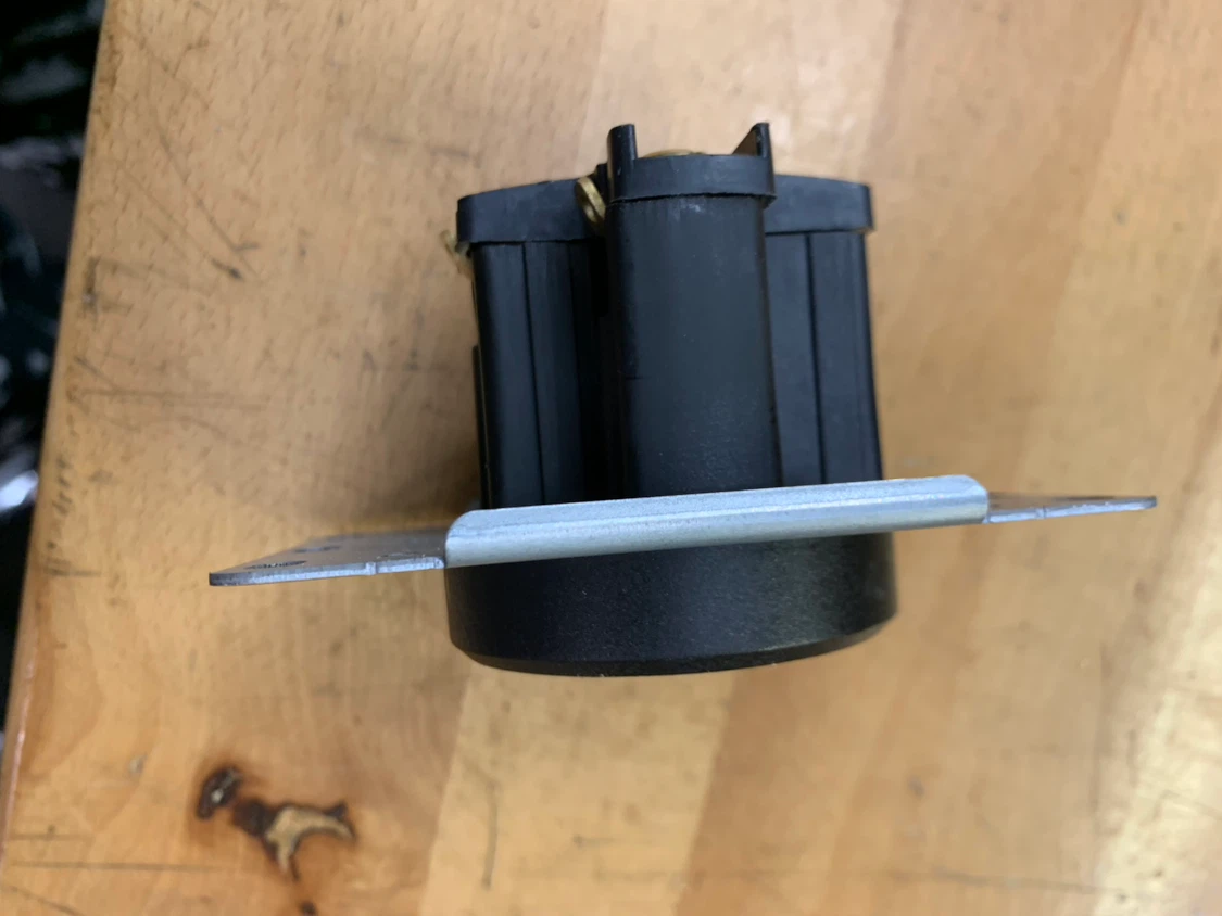 NEMA 14-50R Electric Vehicle Charging Outlet - photo 3