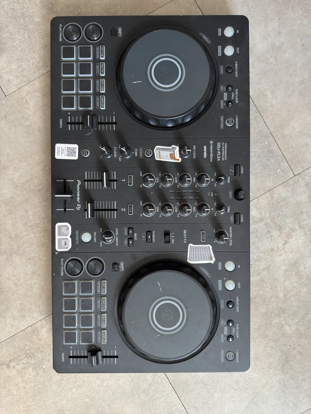 Pioneer DJ DDJ-FLX4 Performance DJ Controller