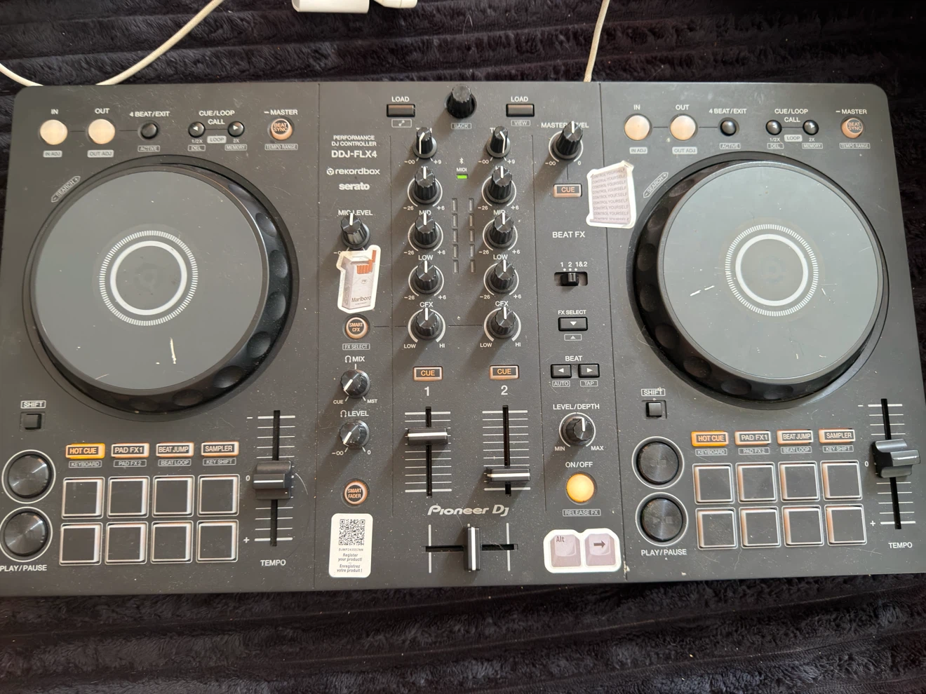 Pioneer DJ DDJ-FLX4 Performance DJ Controller - photo 2