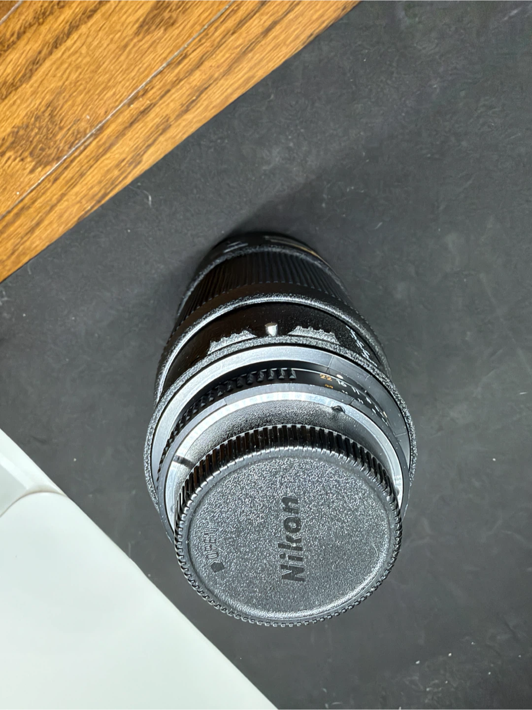 Nikon AF Nikkor 80-200mm f/2.8 Lens - photo 2