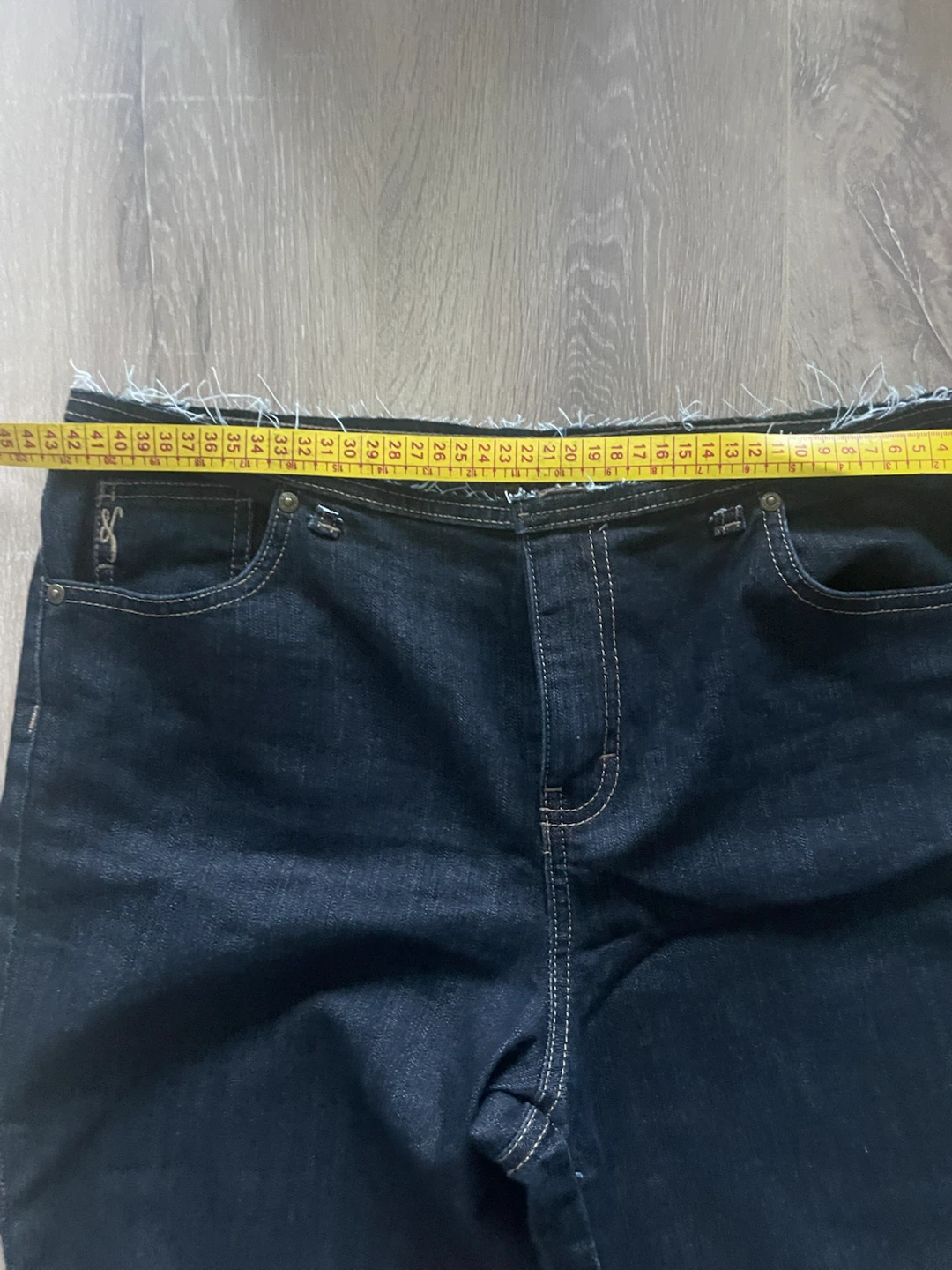 Dark wash denim jeans - photo 4