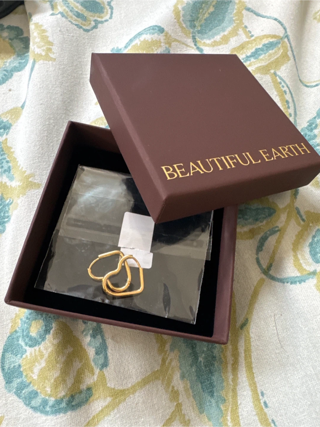 Beautiful Earth Heart Gold Hoops - photo 3