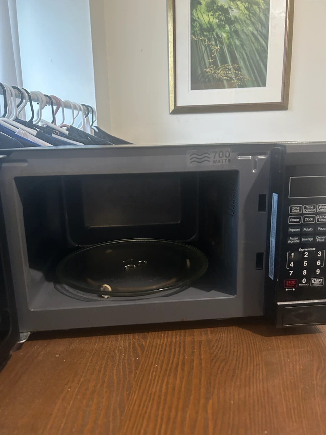 Farberware 700 Watts Microwave