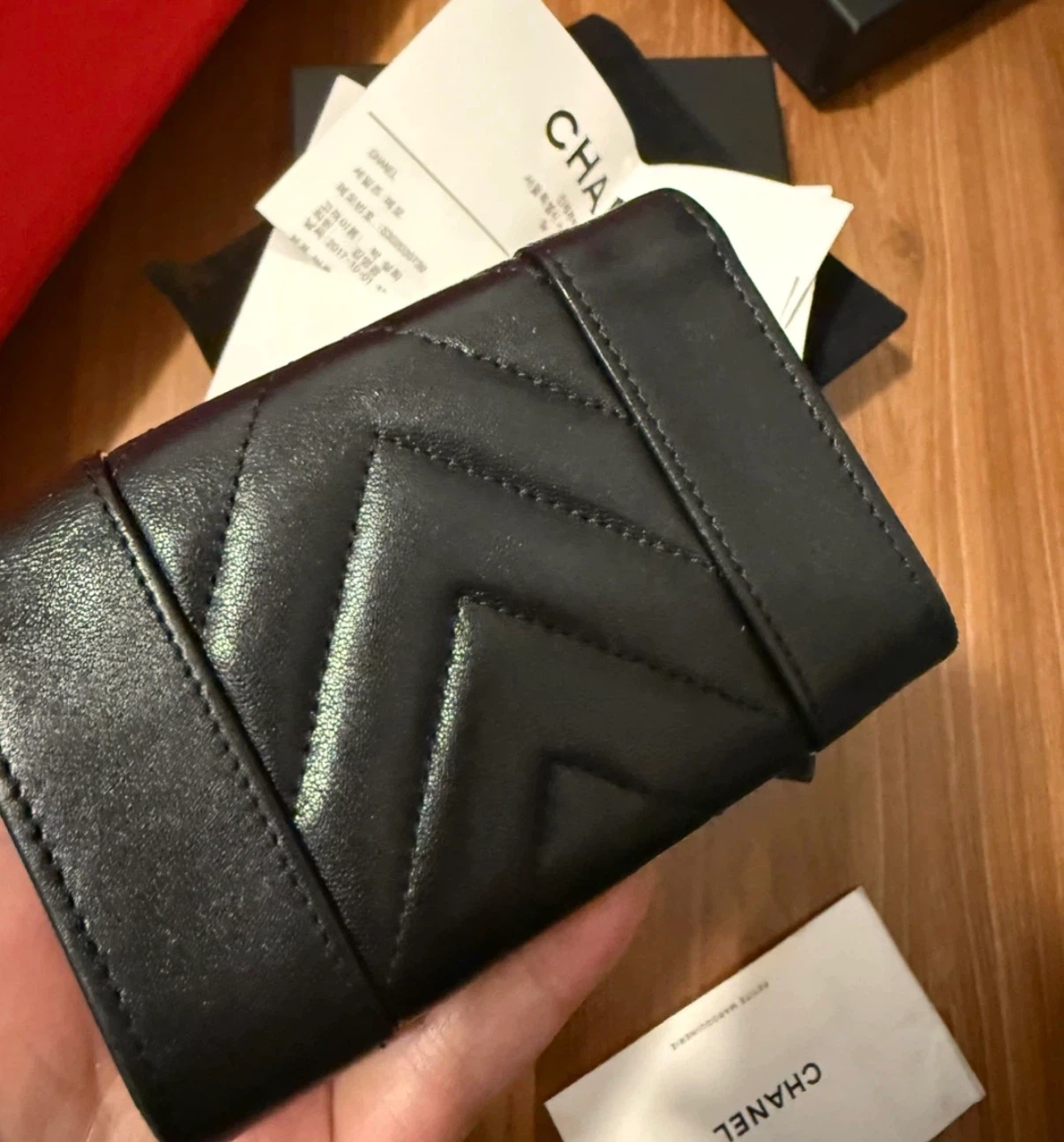 Chanel Black Quilted Leather Card Holder - photo 3