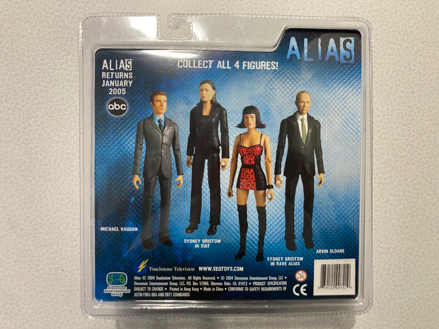 Alias Sydney Bristow In Rave Alias Action Figure - photo 2