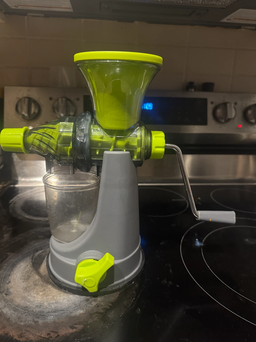 Manual Hand Crank Wheatgrass Juicer - photo 2