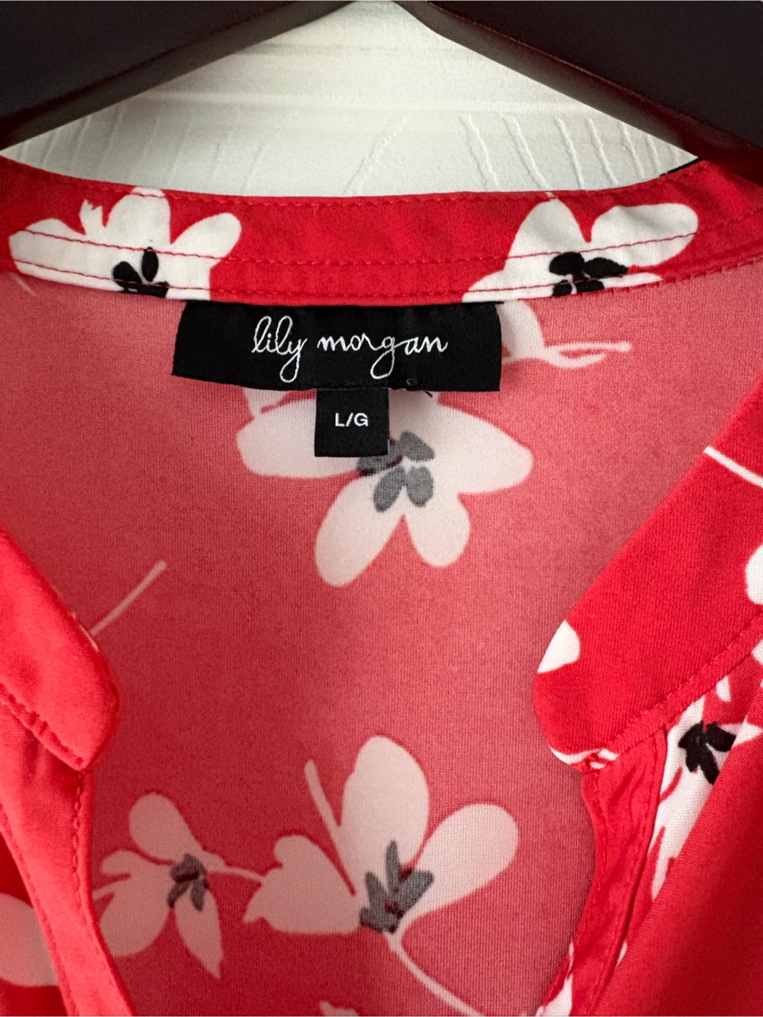 Women’s Shirt Size Large - photo 2