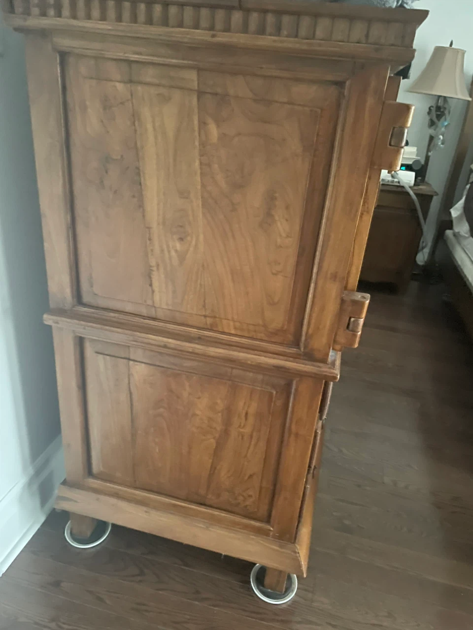 Rustic Teak armoire. Pick up upstairs bedroom - photo 3