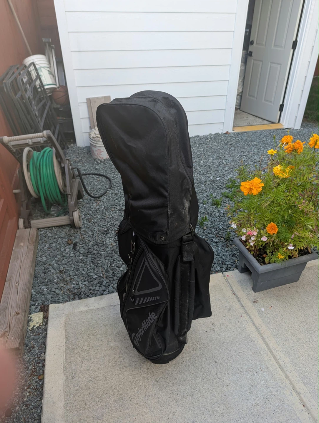 TaylorMade Golf Bag with Mixed Club Set