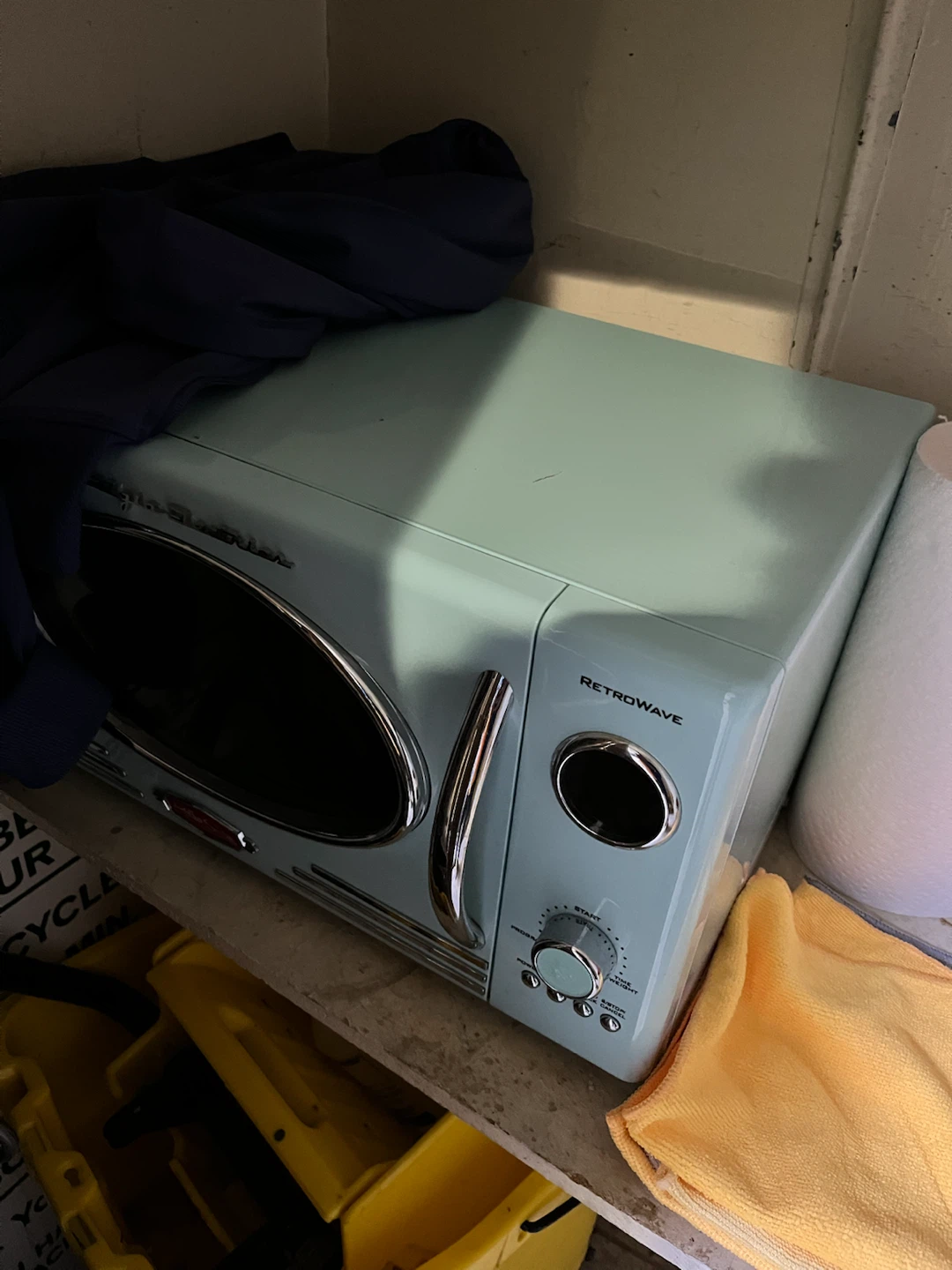 Nostalgia Electrics Retrowave Microwave - photo 2