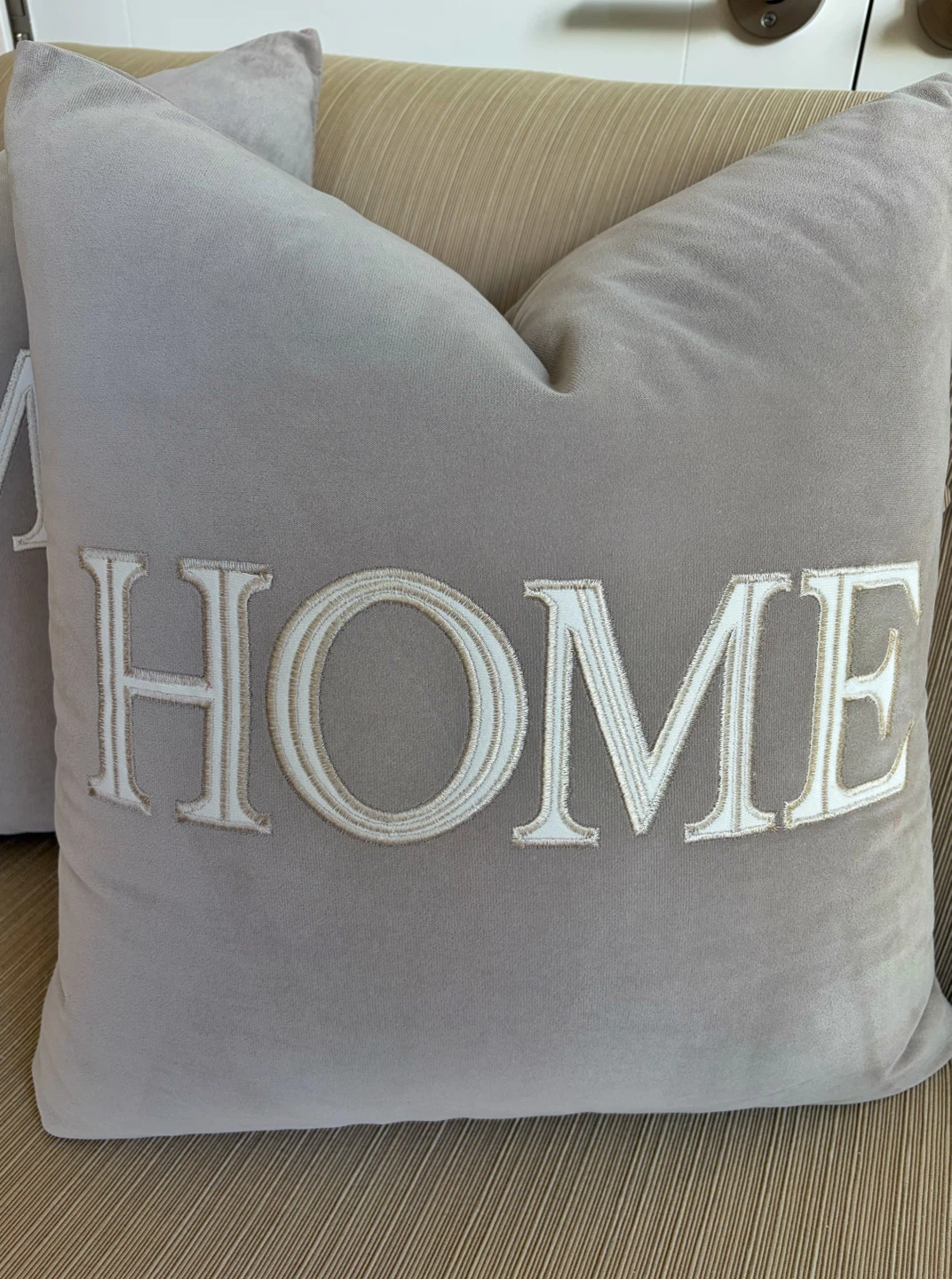⭐️2 gorgeous 20 inch zippered velvet feel taupe cushions⭐️ - photo 2