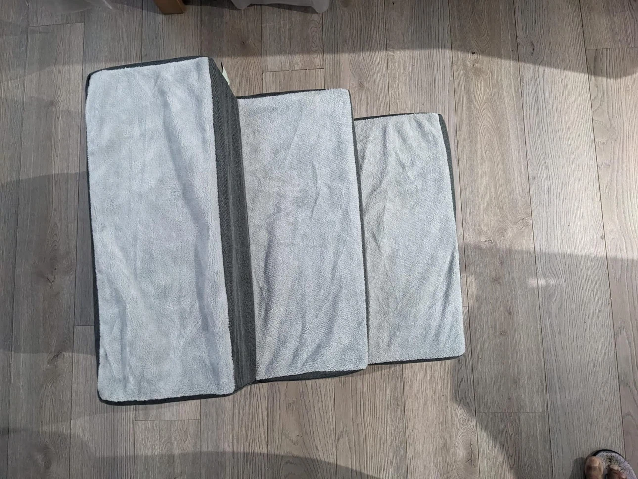 Zinus 3-Step Pet Stairs (New) - photo 2