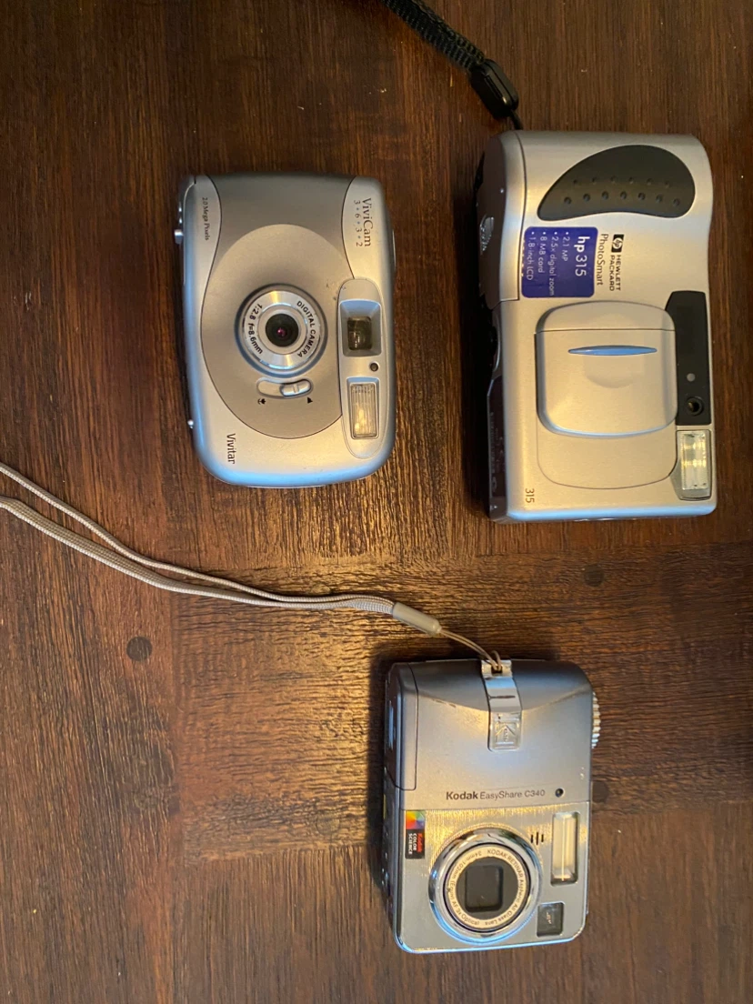 Vintage Digital Camera Lot HP Kodak Vivitar