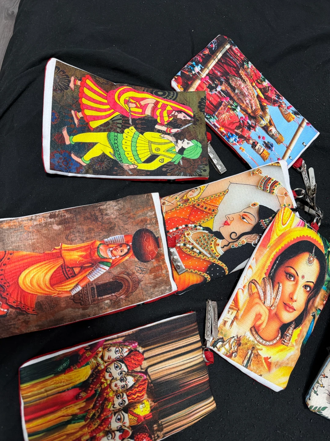 Set of 5 Artistic Printed Zipper Pouches