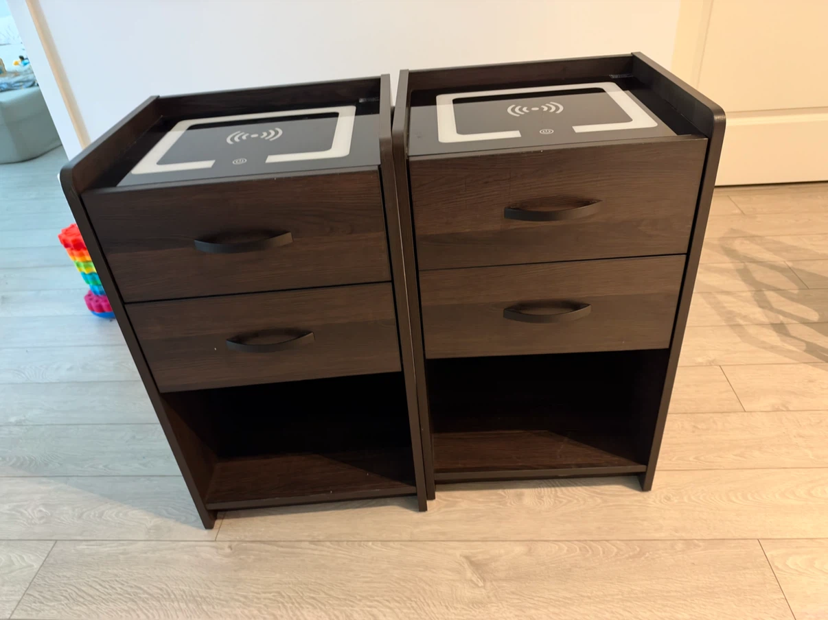 Set of 2 Nightstands