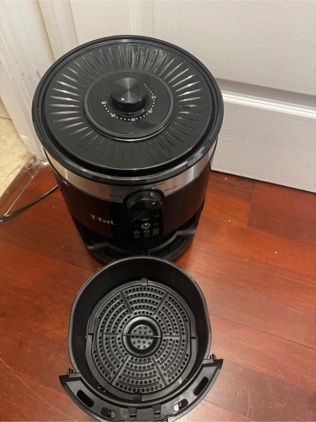 T-fal Air Fryer Model EY1208 - photo 3