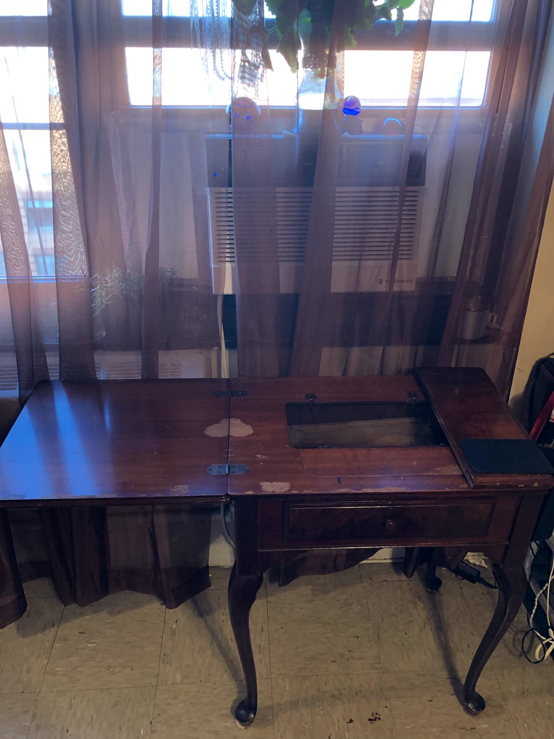 Vintage Wooden Sewing Machine TABLE ONLY - photo 3