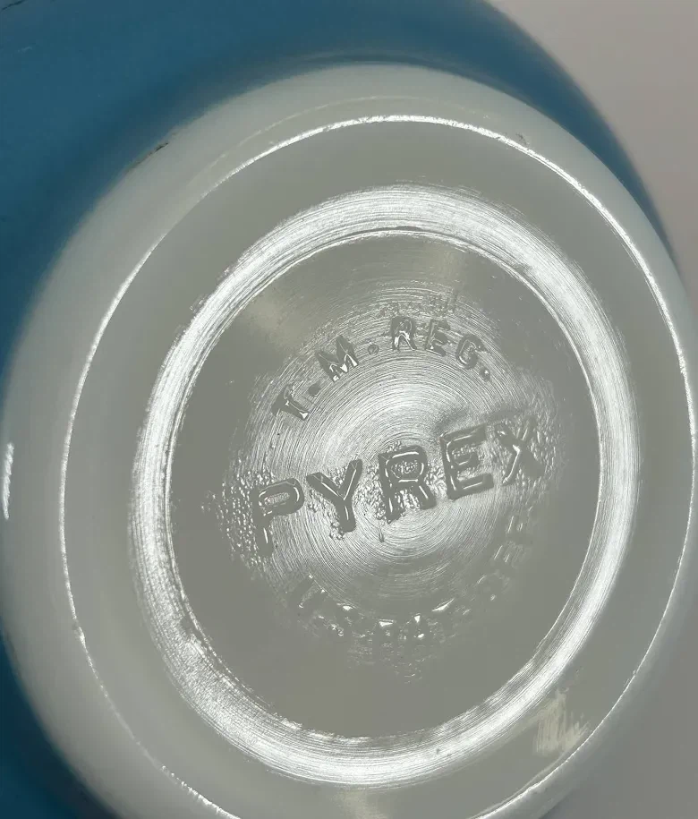 VINTAGE PYREX #401 - photo 2