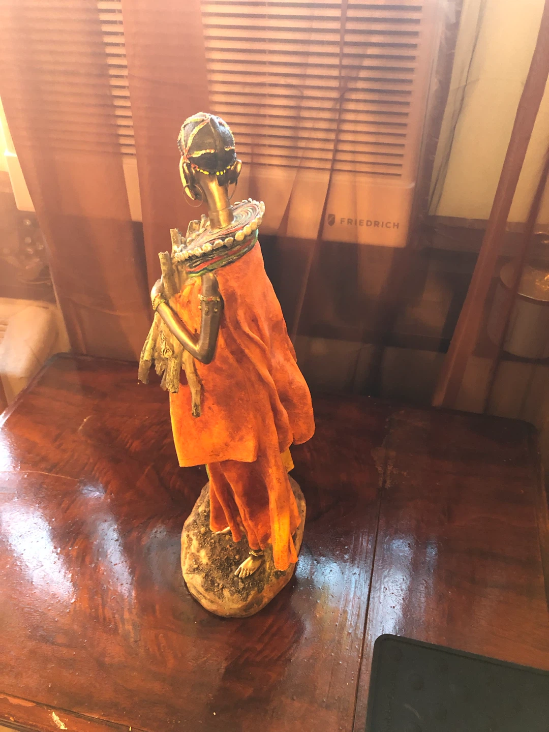 Decorative African Woman and Children Figurine - photo 3